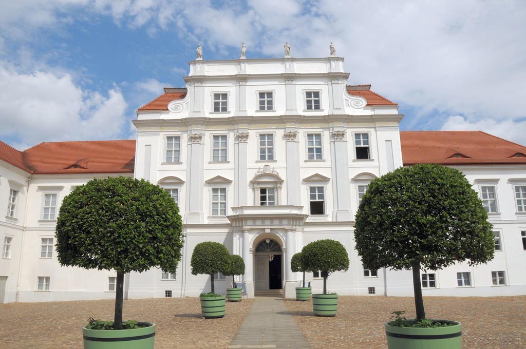 Landhotel Classic Oranienburg Exterior photo